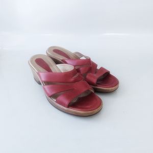 **** SOLD OUT****Dansko Red Leather Sandals